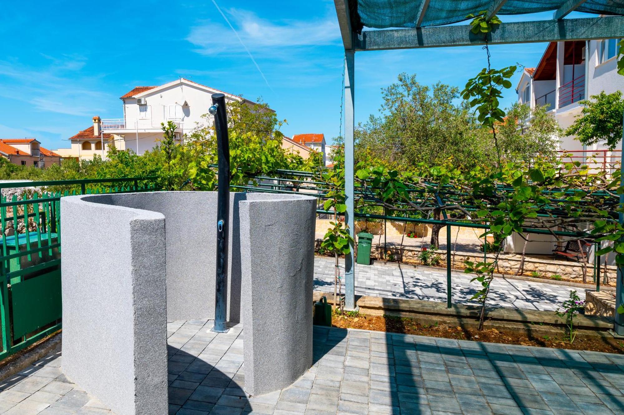 שיבניק Ojra New Apartment With Seaview מראה חיצוני תמונה