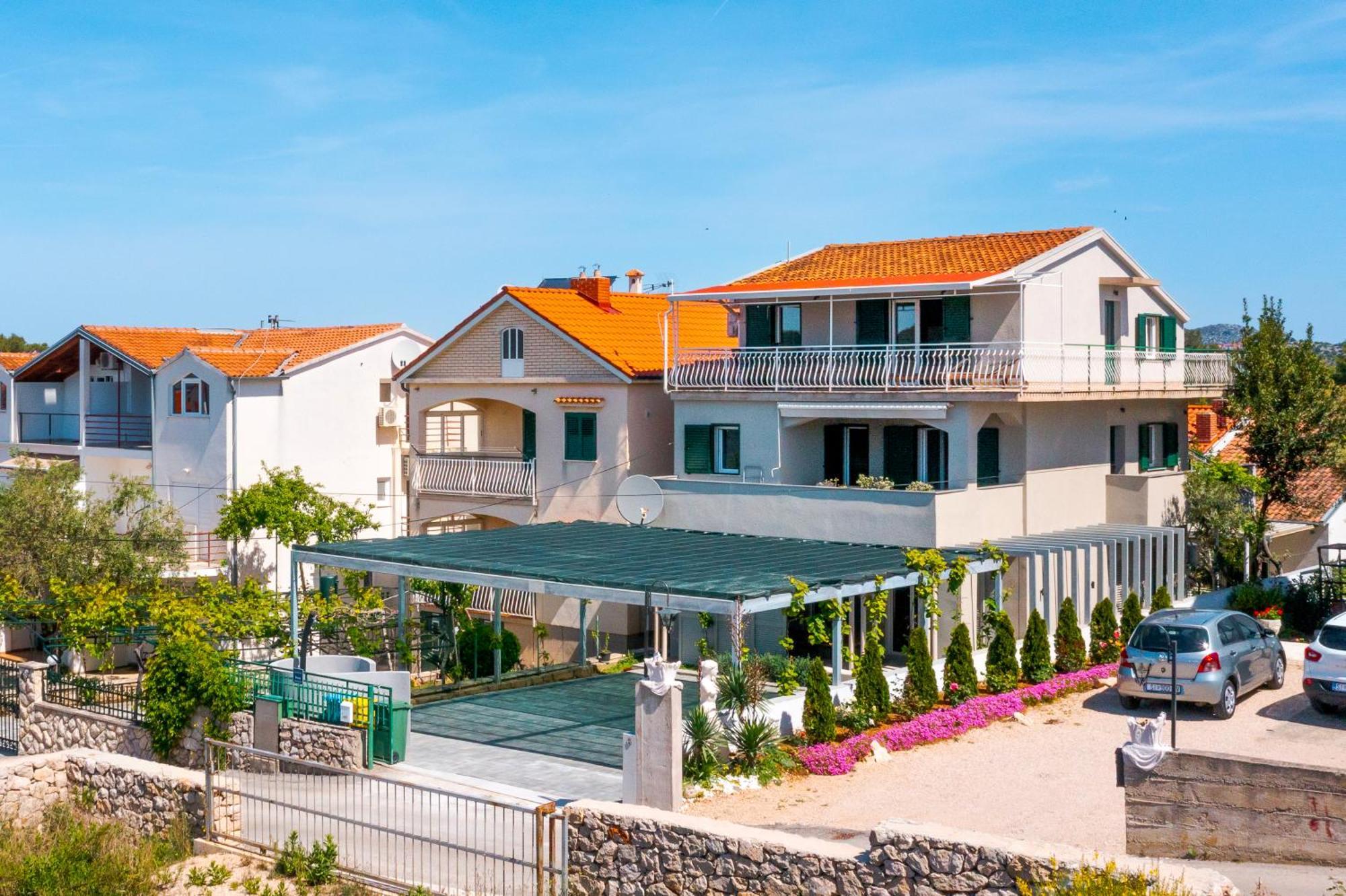 שיבניק Ojra New Apartment With Seaview מראה חיצוני תמונה
